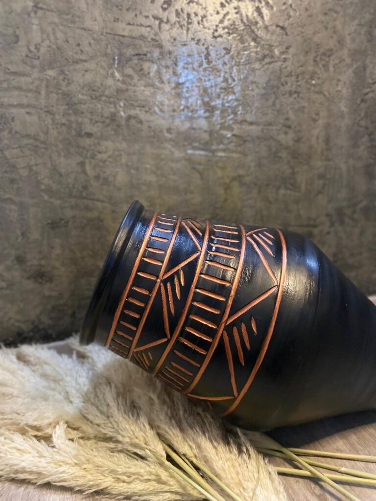 Hera Design hand-painted earthen vessel